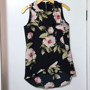 Beautiful Floral Top XXS
